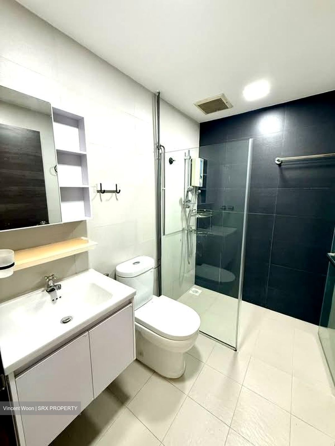 Cambridge Village (D8), Apartment #557249901